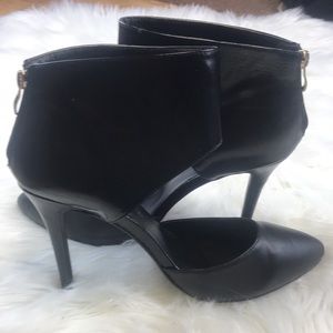 Fashion to Figure Women's Black Heel Pumps 12W